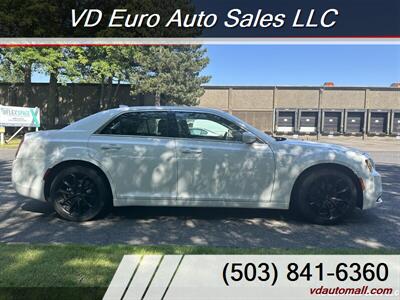 2015 Chrysler 300 Series Limited   - Photo 5 - Portland, OR 97218