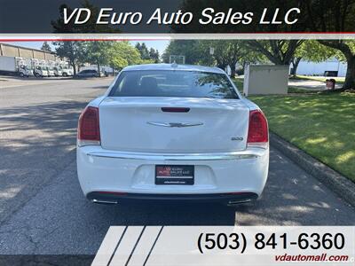 2015 Chrysler 300 Series Limited   - Photo 7 - Portland, OR 97218