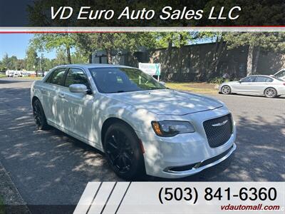 2015 Chrysler 300 Series Limited   - Photo 4 - Portland, OR 97218