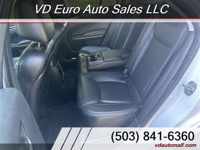 2015 Chrysler 300 Series Limited   - Photo 16 - Portland, OR 97218