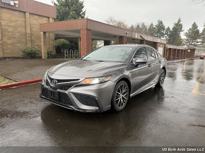 2021 Toyota Camry SE  -CLEAN TITLE!