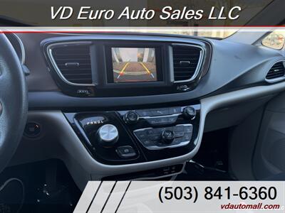 2018 Chrysler Pacifica Touring Plus - Photo 12 - Portland, OR 97218
