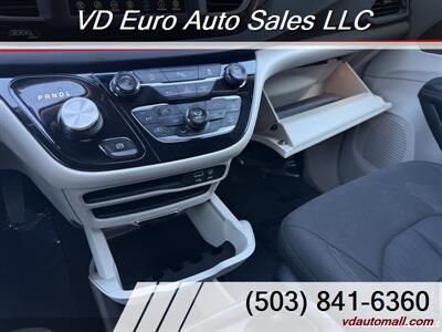 2018 Chrysler Pacifica Touring Plus - Photo 11 - Portland, OR 97218