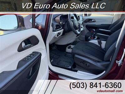 2018 Chrysler Pacifica Touring Plus - Photo 10 - Portland, OR 97218