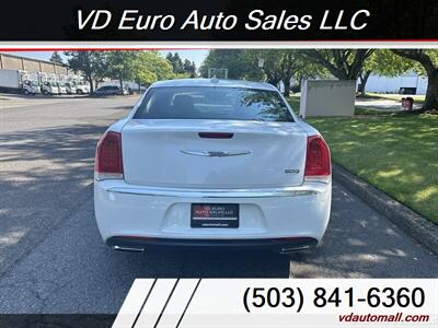 2015 Chrysler 300 Series Limited   - Photo 7 - Portland, OR 97218