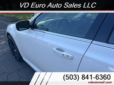 2015 Chrysler 300 Series Limited   - Photo 23 - Portland, OR 97218