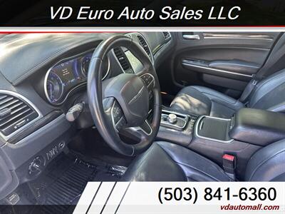 2015 Chrysler 300 Series Limited   - Photo 20 - Portland, OR 97218