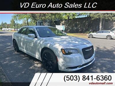 2015 Chrysler 300 Series Limited   - Photo 4 - Portland, OR 97218