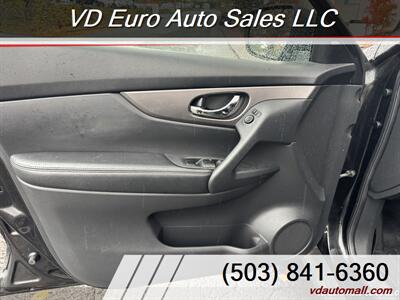 2016 Nissan Rogue S  AWD - Photo 26 - Portland, OR 97218