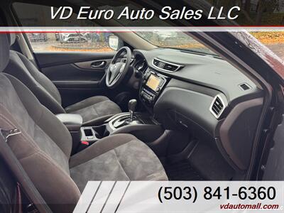 2016 Nissan Rogue S  AWD - Photo 17 - Portland, OR 97218