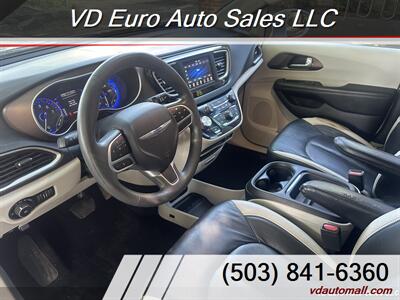 2018 Chrysler Pacifica Touring Plus  -DVD Player! - Photo 12 - Portland, OR 97218