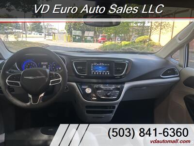 2018 Chrysler Pacifica Touring Plus  -DVD Player! - Photo 22 - Portland, OR 97218