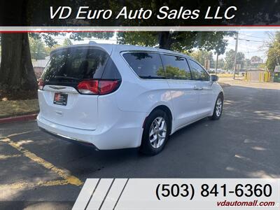 2018 Chrysler Pacifica Touring Plus  -DVD Player! - Photo 6 - Portland, OR 97218