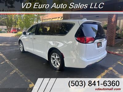 2018 Chrysler Pacifica Touring Plus  -DVD Player! - Photo 8 - Portland, OR 97218