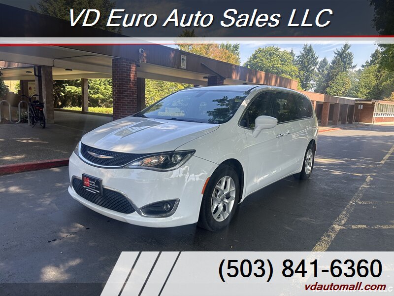 2018 Chrysler Pacifica Touring Plus -DVD Player! - Photo 1 - Portland, OR 97218