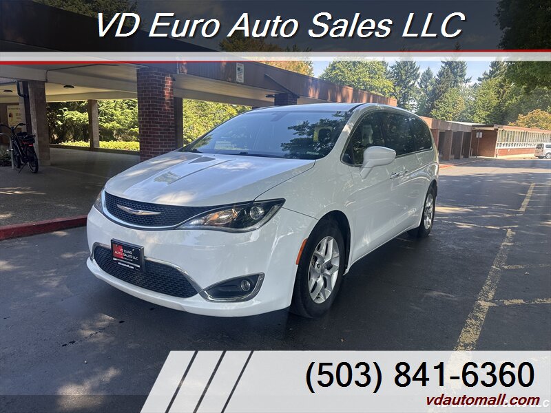 2018 Chrysler Pacifica Touring Plus  -DVD Player!