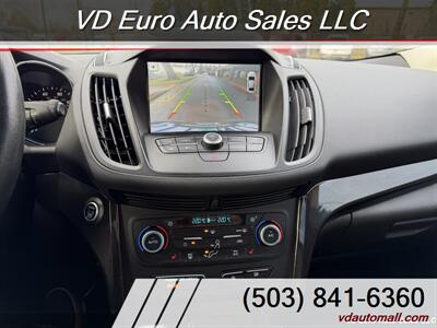 2019 Ford Escape SEL  4X4 - Photo 13 - Portland, OR 97218