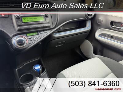 2013 Toyota Prius c One   - Photo 14 - Portland, OR 97218