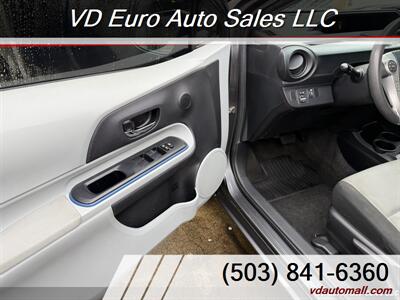 2013 Toyota Prius c One   - Photo 13 - Portland, OR 97218