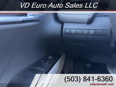 2023 Toyota Camry LE   - Photo 18 - Portland, OR 97218