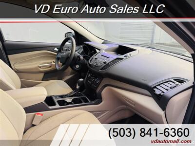 2017 Ford Escape SE  AWD - Photo 23 - Portland, OR 97218