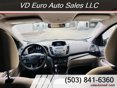2017 Ford Escape SE  AWD - Photo 13 - Portland, OR 97218