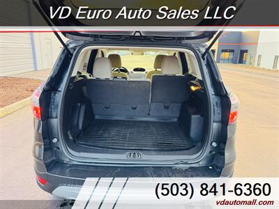 2017 Ford Escape SE  AWD - Photo 12 - Portland, OR 97218