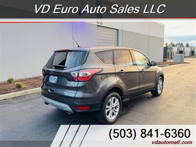 2017 Ford Escape SE  AWD - Photo 5 - Portland, OR 97218