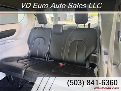 2022 Chrysler Pacifica Touring L  Clean title! - Photo 19 - Portland, OR 97218