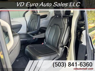 2022 Chrysler Pacifica Touring L  Clean title! - Photo 20 - Portland, OR 97218
