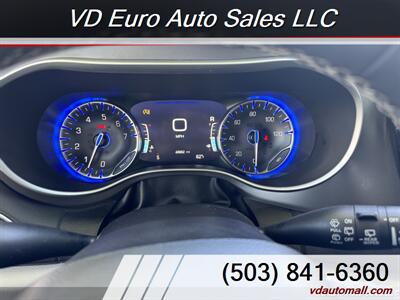 2022 Chrysler Pacifica Touring L  Clean title! - Photo 26 - Portland, OR 97218