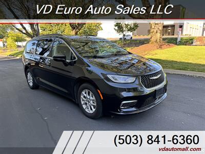 2022 Chrysler Pacifica Touring L  Clean title! - Photo 3 - Portland, OR 97218