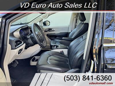 2022 Chrysler Pacifica Touring L  Clean title! - Photo 14 - Portland, OR 97218