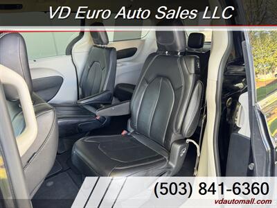 2022 Chrysler Pacifica Touring L  Clean title! - Photo 15 - Portland, OR 97218