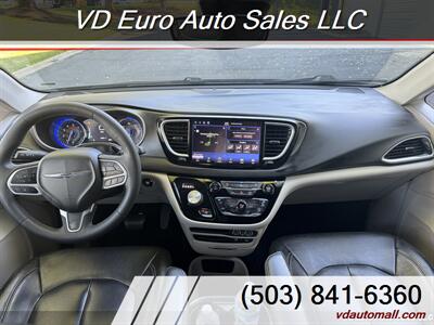 2022 Chrysler Pacifica Touring L  Clean title! - Photo 13 - Portland, OR 97218