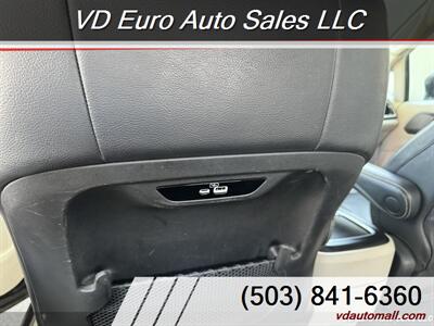 2022 Chrysler Pacifica Touring L  Clean title! - Photo 11 - Portland, OR 97218