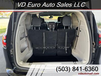 2022 Chrysler Pacifica Touring L  Clean title! - Photo 22 - Portland, OR 97218