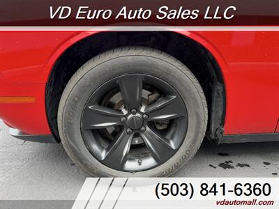 2016 Dodge Challenger SXT  Clean title! - Photo 12 - Portland, OR 97218