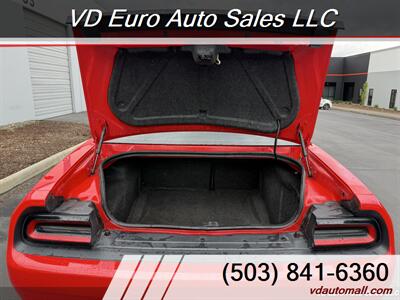 2016 Dodge Challenger SXT  Clean title! - Photo 13 - Portland, OR 97218