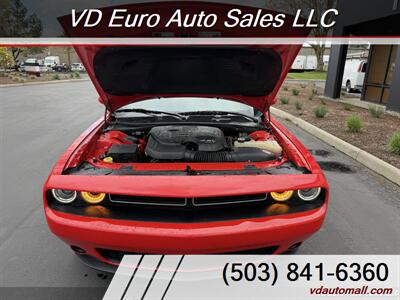 2016 Dodge Challenger SXT  Clean title! - Photo 14 - Portland, OR 97218