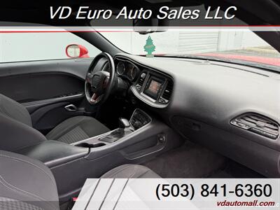 2016 Dodge Challenger SXT  Clean title! - Photo 16 - Portland, OR 97218