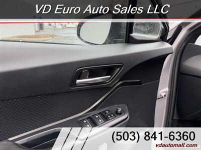 2018 Toyota C-HR XLE  Clean title ! - Photo 25 - Portland, OR 97218