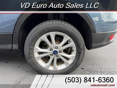 2018 Ford Escape SE  AWD! Clean title! - Photo 11 - Portland, OR 97218