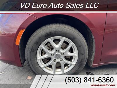 2020 Chrysler Voyager LXi -CLEAN TITLE! - Photo 10 - Portland, OR 97218