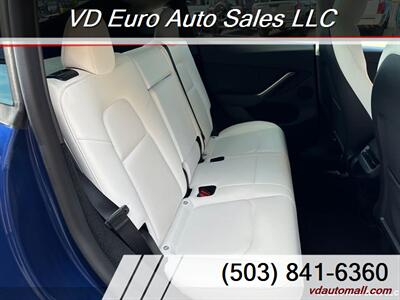 2023 Tesla Model Y  AWD LONG RANGE! -Price after FEDERAL TAX REBATE! - Photo 9 - Portland, OR 97218