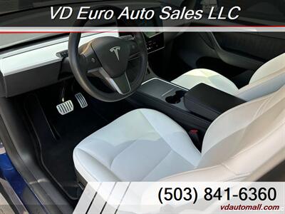 2023 Tesla Model Y  AWD LONG RANGE! -Price after FEDERAL TAX REBATE! - Photo 7 - Portland, OR 97218