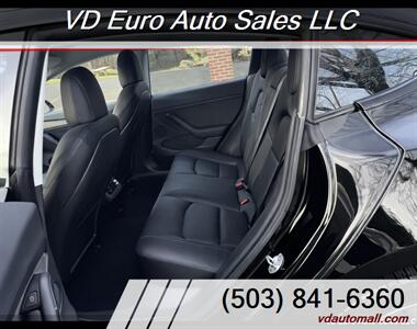 2022 Tesla Model 3 Long Range AWD - Photo 11 - Portland, OR 97218