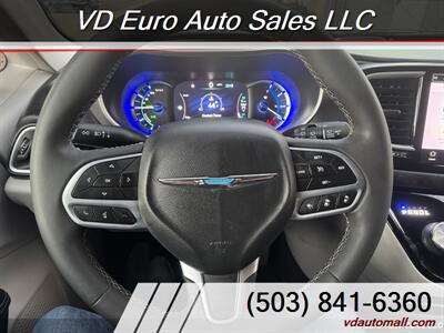 2022 Chrysler Pacifica Hybrid Touring L   - Photo 20 - Portland, OR 97218