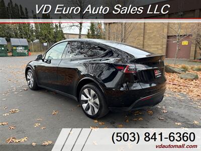 2024 Tesla Model Y Long Range 7 SEATS! - Photo 3 - Portland, OR 97218