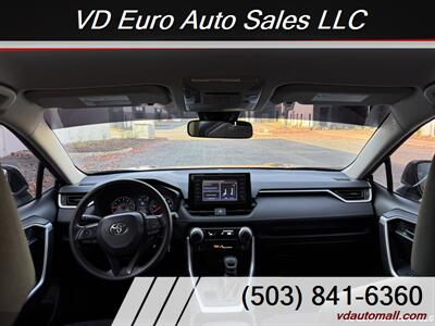 2019 Toyota RAV4 LE  AWD - Photo 13 - Portland, OR 97218